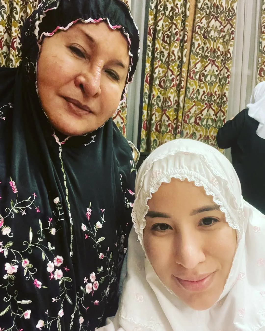 Aryana Myra-Rose Daniyar Cucu Baru Datin Seri Rosmah, Yana Najib Timang Anak Ke-4 Lebih Awal!
