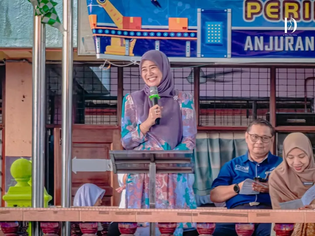 Anak Bekas Ketua Menteri Melaka, Datuk Dira Abu Zahar Ikut Jejak Arwah Bapa Berbakti Untuk Masyarakat!