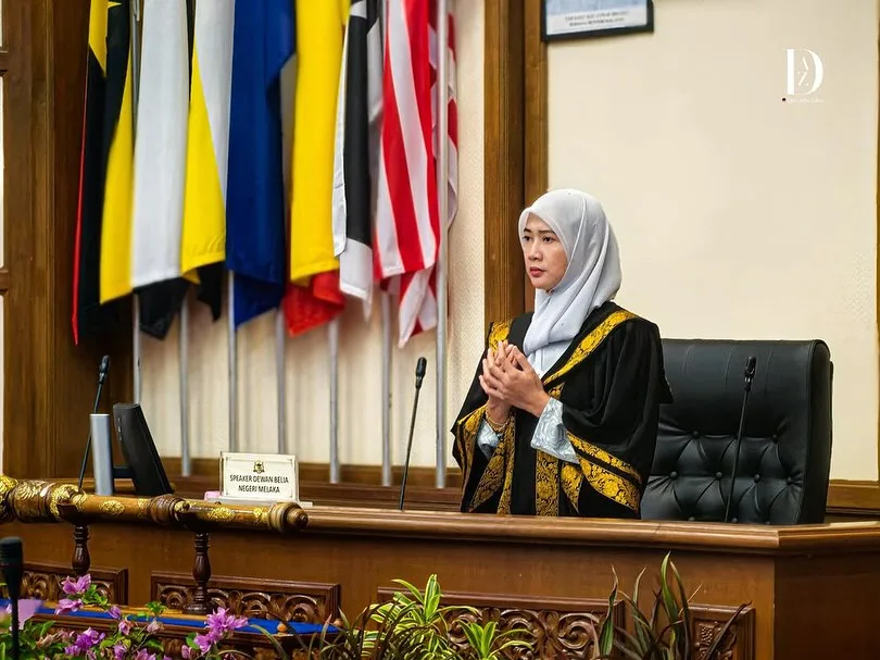 Anak Bekas Ketua Menteri Melaka, Datuk Dira Abu Zahar Ikut Jejak Arwah Bapa Berbakti Untuk Masyarakat!