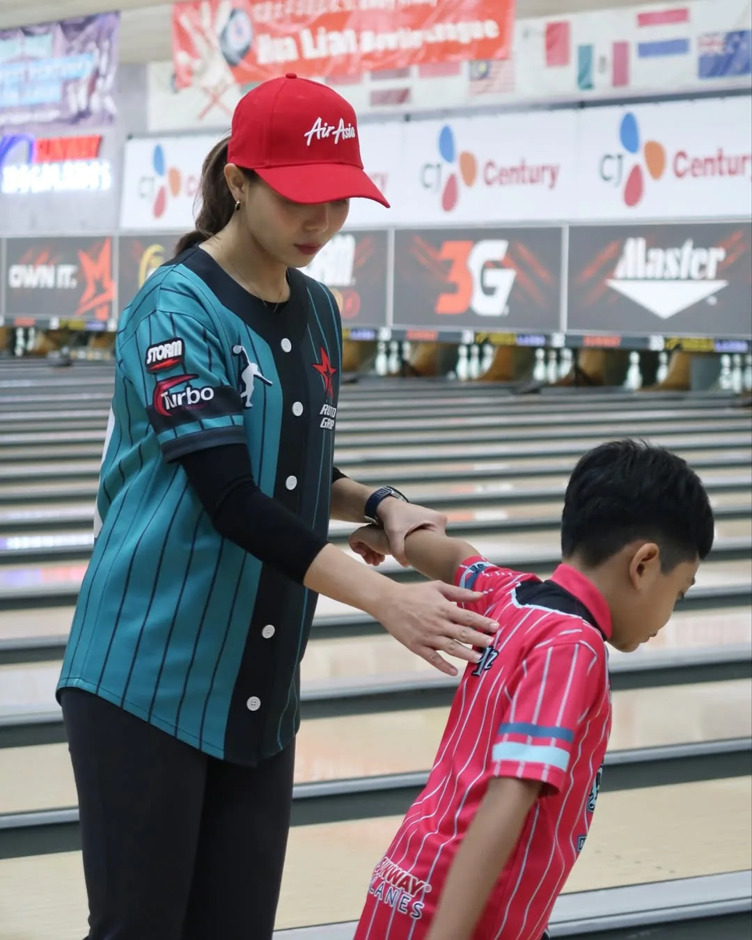 Impian Ada Akademi Sendiri Tercapai, Syaidatul Afifah Bekas Atlet Tenpin Boling Lahirkan Pelapis Boling Profesional!