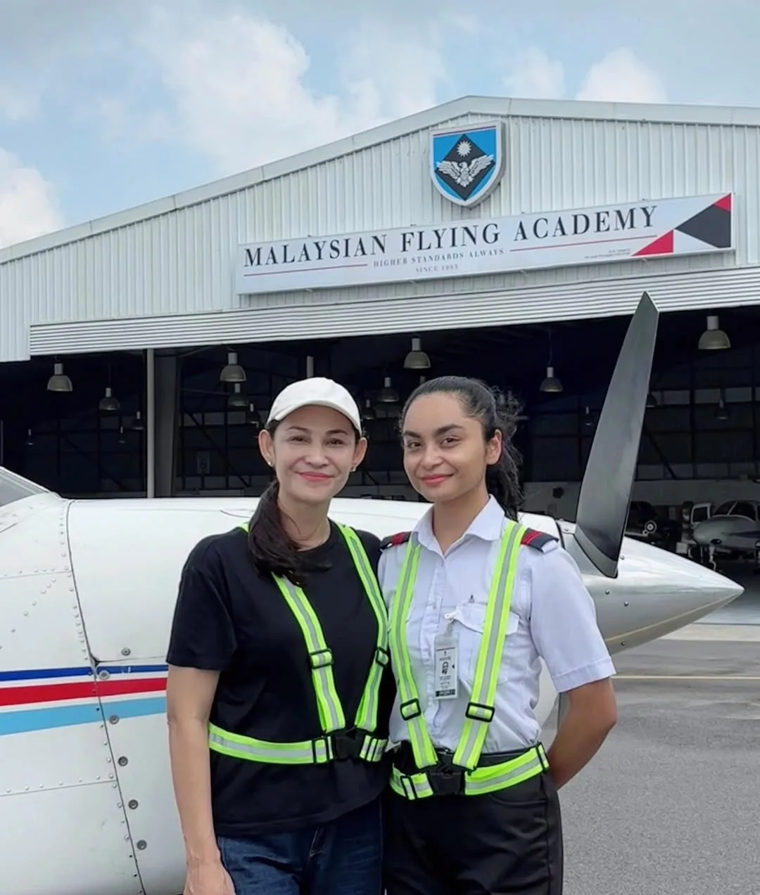 “Alhamdulillah, Congrats My Ellisa,” Pelakon Aleza Shadan Luah Rasa Syukur Anak Gadis Bakal Jadi Pilot!