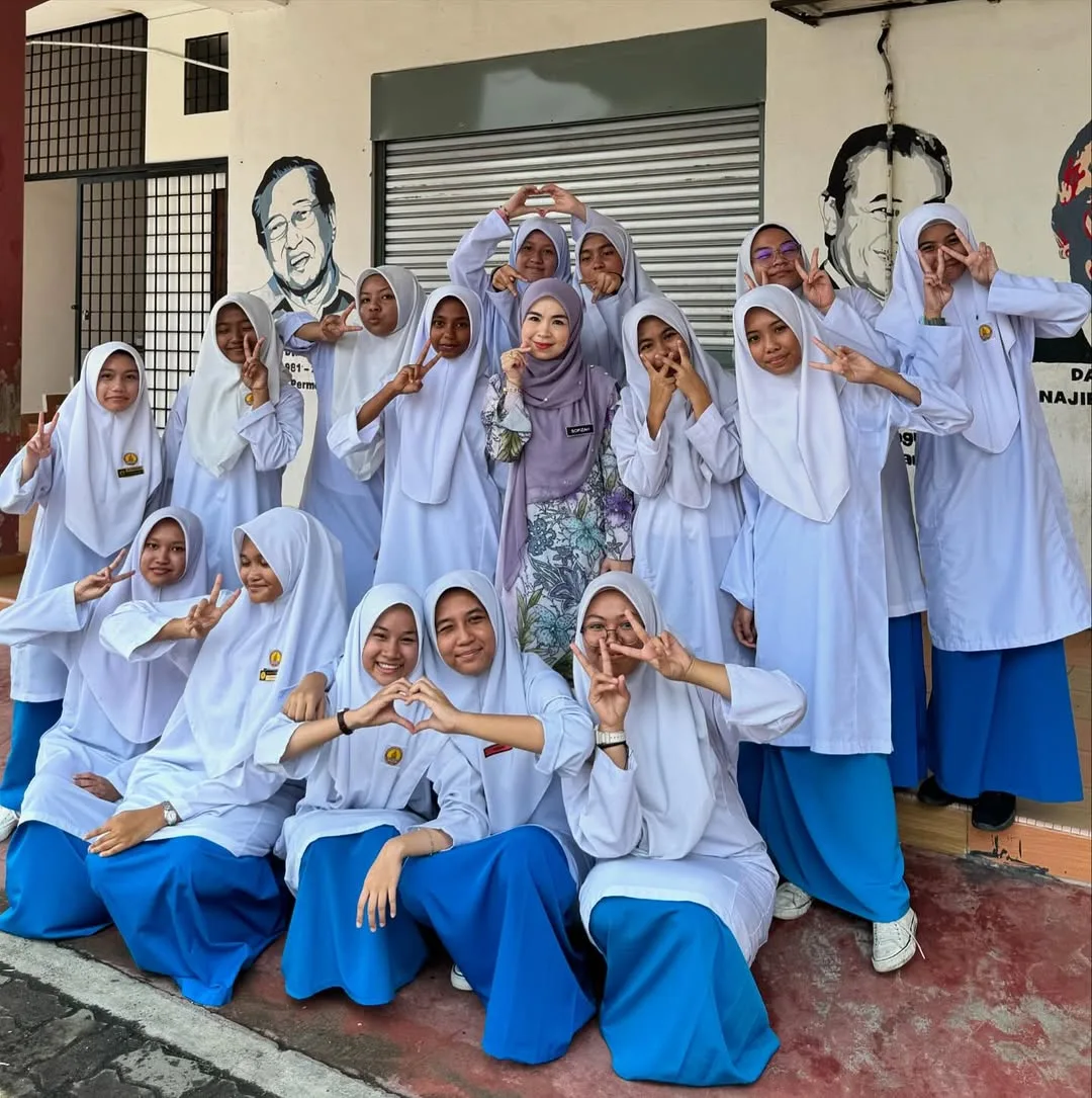 Rangkul Johan Qariah 2022, Sofizah Mousin Dah 11 Tahun Bergelar Pendidik & Ibu 2 Anak!