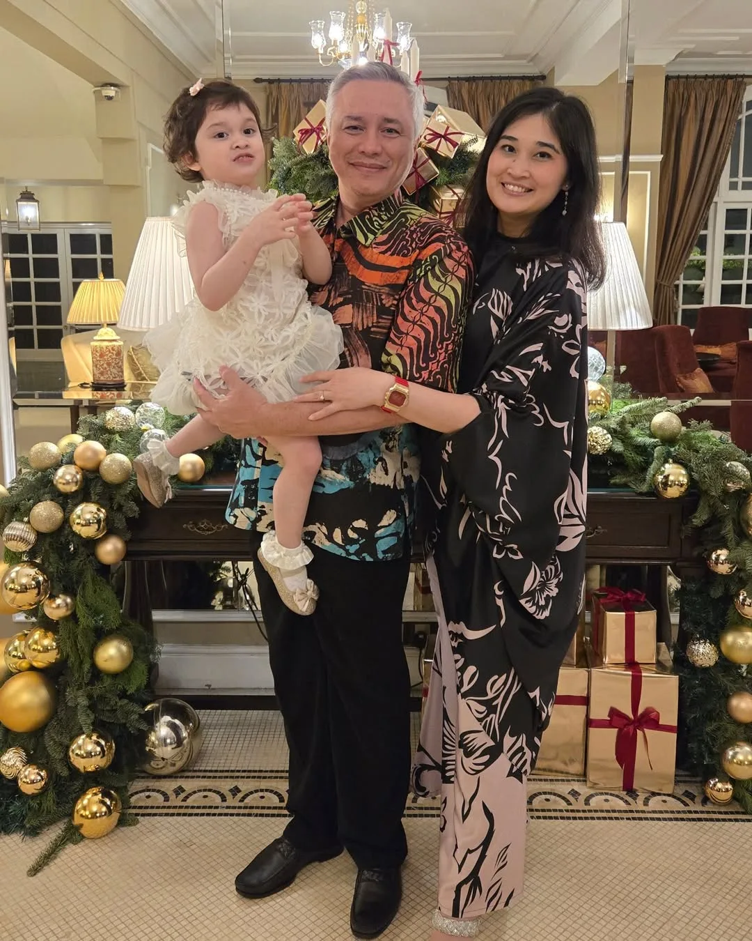 Keturunan Serani & Selesa Tampil Sederhana, Datin Sri Sasha Bahagia Jadi Suri Hati Dato’ Sri Eizlan!