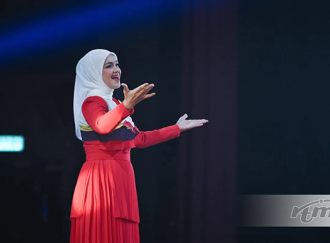 Nyanyikan Lagu Tema Hari Kebangsaan 2025 “Lagu-Lagu Seumpama Ini Sangat Dekat Dengan Jiwa & Portfolio Karier Saya” DATO’ SRI SITI NURHALIZA