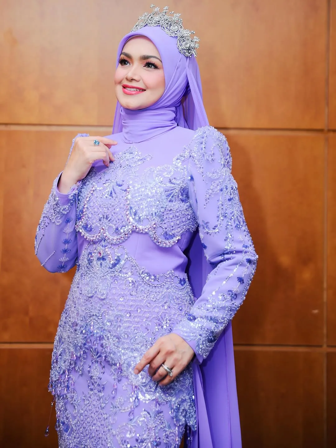 Nyanyikan Lagu Tema Hari Kebangsaan 2025 “Lagu-Lagu Seumpama Ini Sangat Dekat Dengan Jiwa & Portfolio Karier Saya” DATO’ SRI SITI NURHALIZA