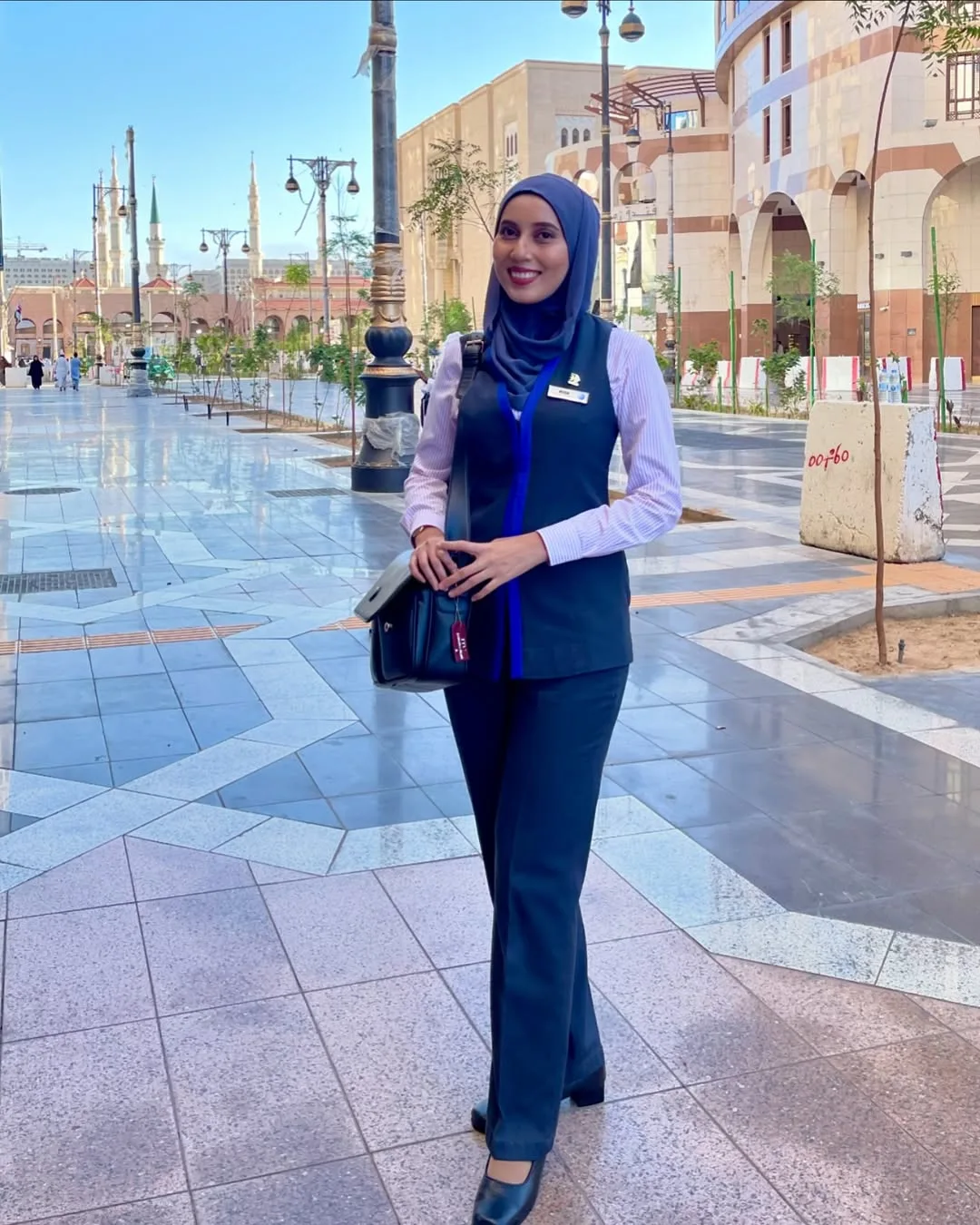 Bertugas Sebagai Pramugari & Anggun Berhijab, Cantik Nelissa Senrose Kakak Sulung Adik-Beradik Senrose!