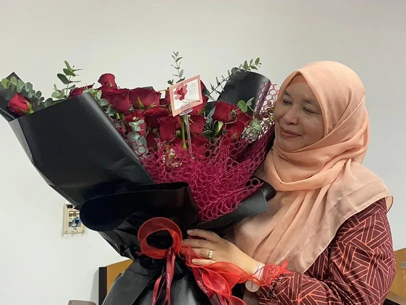 Hebat Prof Datin Dr Irwani, Isteri Dato’ Dr Asyraf Ini Terpelajar, Ibu 6 Anak & Lancar Buku Kewangan Islam!