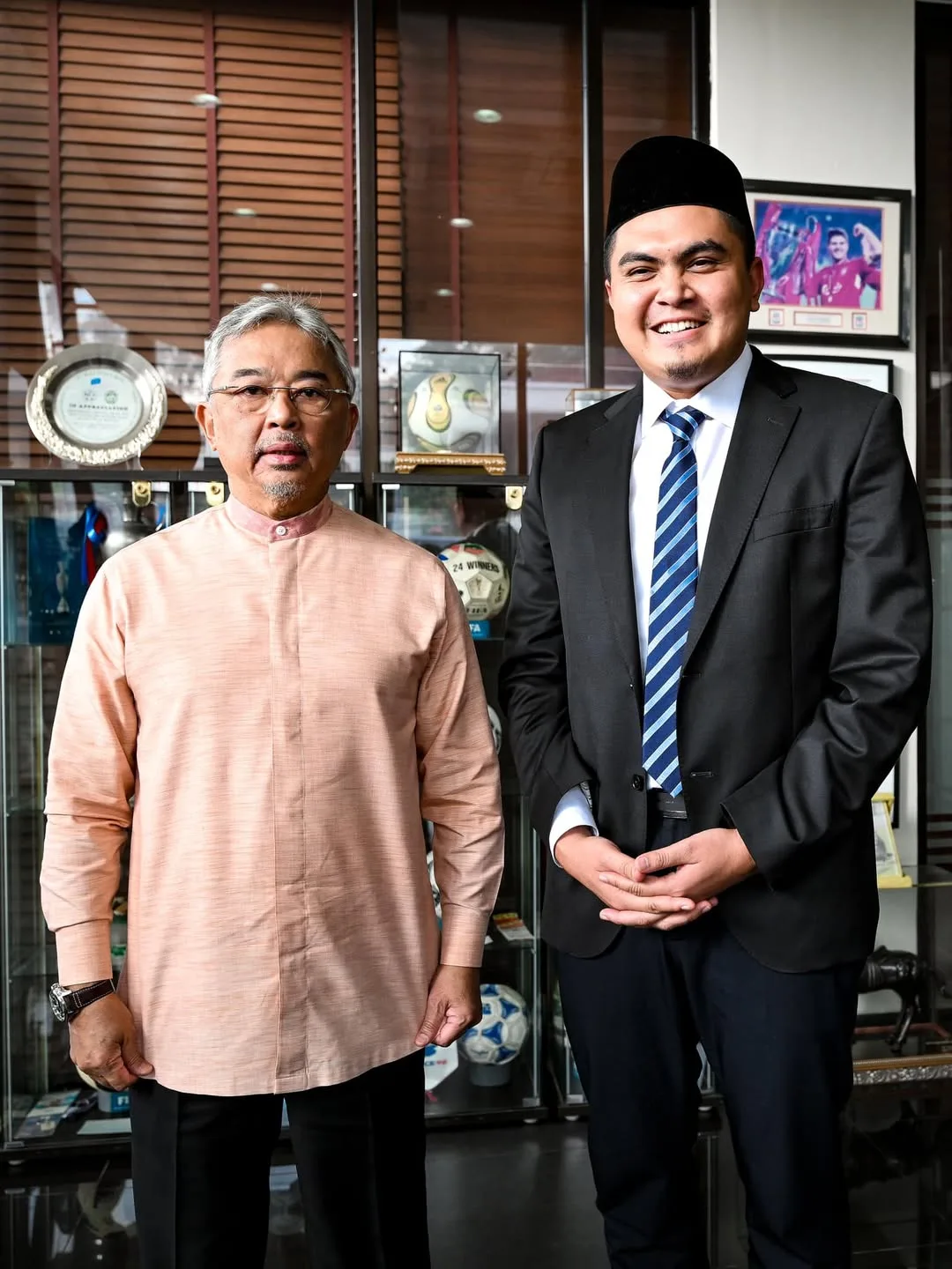 Bergelar Doktor Gigi & Ada Klinik Sendiri, Kejayaan Suri Hati Datuk Dr Akmal Saleh Ini Jadi Inspirasi!