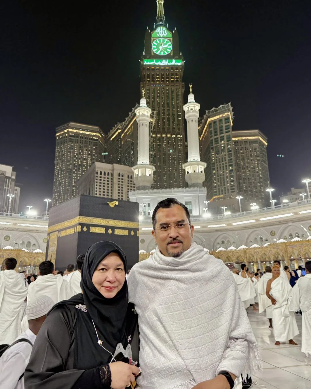 Hebat Prof Datin Dr Irwani, Isteri Dato’ Dr Asyraf Ini Terpelajar, Ibu 6 Anak & Lancar Buku Kewangan Islam!
