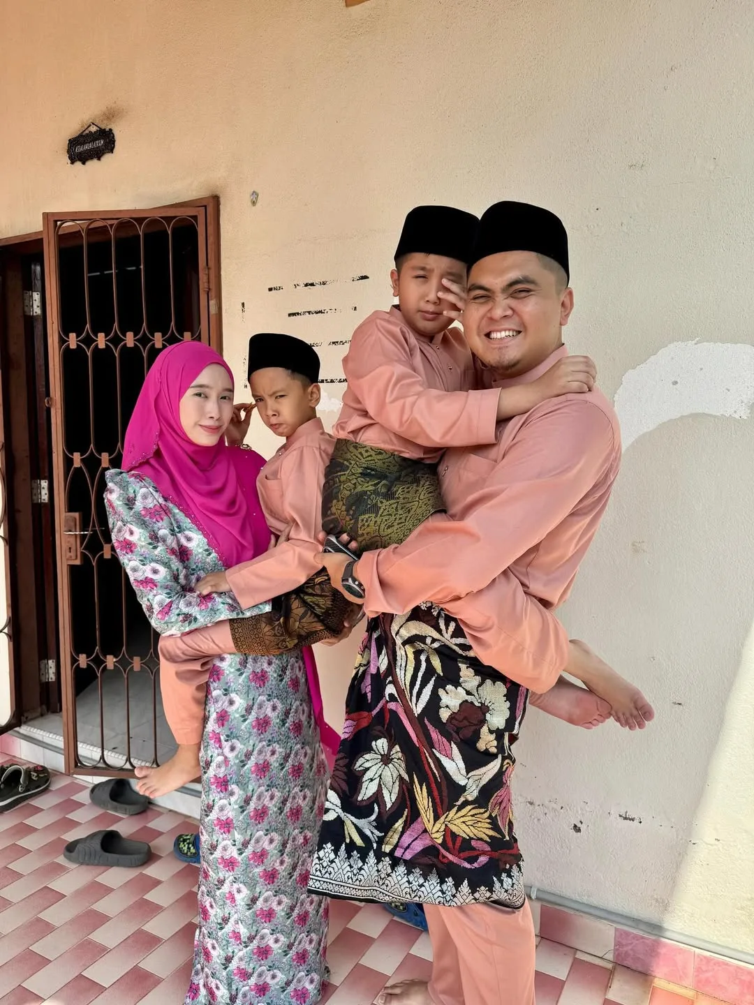 Bergelar Doktor Gigi & Ada Klinik Sendiri, Kejayaan Suri Hati Datuk Dr Akmal Saleh Ini Jadi Inspirasi!