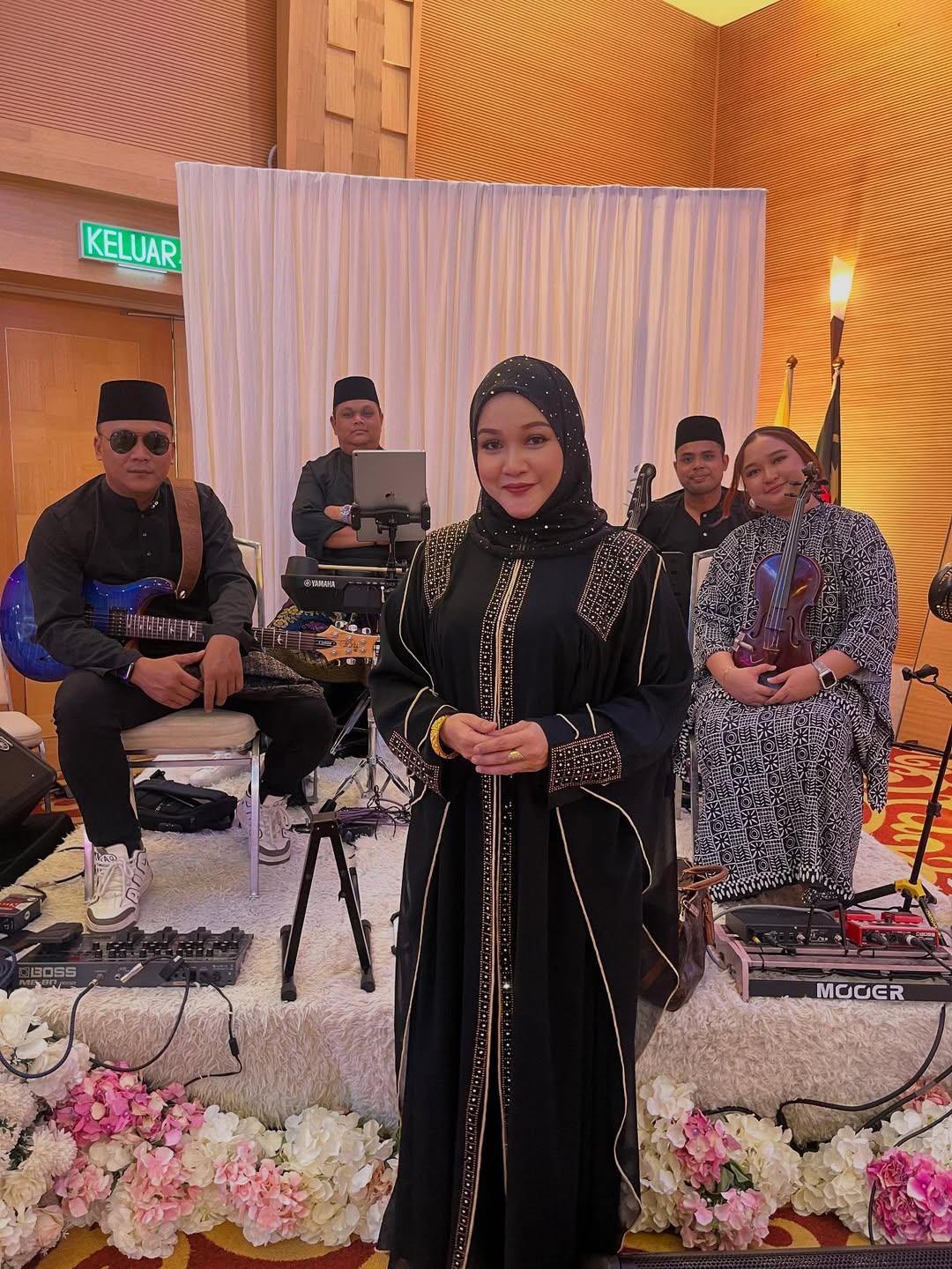 Masih Aktif Nyanyi & Dah Ada 2 Cucu, Ismaliza Kakak Tomok Ini Tampil Jelita Usia 46 Tahun!