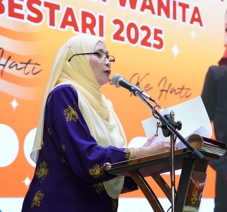 Seminar Usahawan Wanita Bestari 2025: Memacu Pemerkasaan Wanita Dalam Era Digital Patuh Syariah