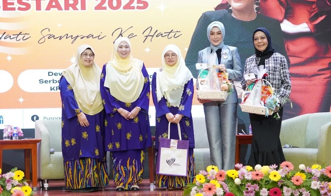 Seminar Usahawan Wanita Bestari 2025: Memacu Pemerkasaan Wanita Dalam Era Digital Patuh Syariah