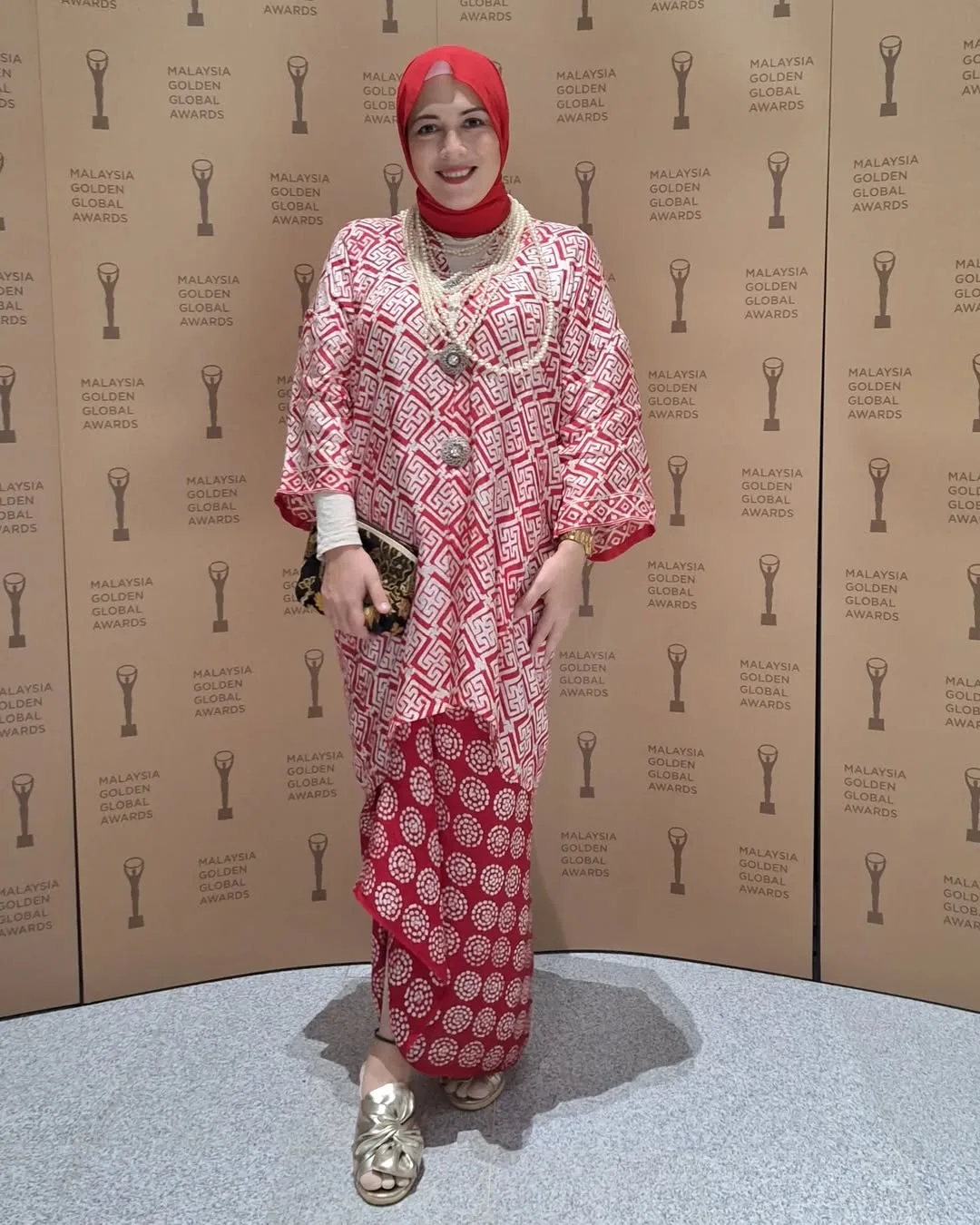 Keturunan Melayu-Inggeris, Sharifah Sofia Anggun Usia 40 & Bahagia Galas Tugas Ibu 2 Anak!