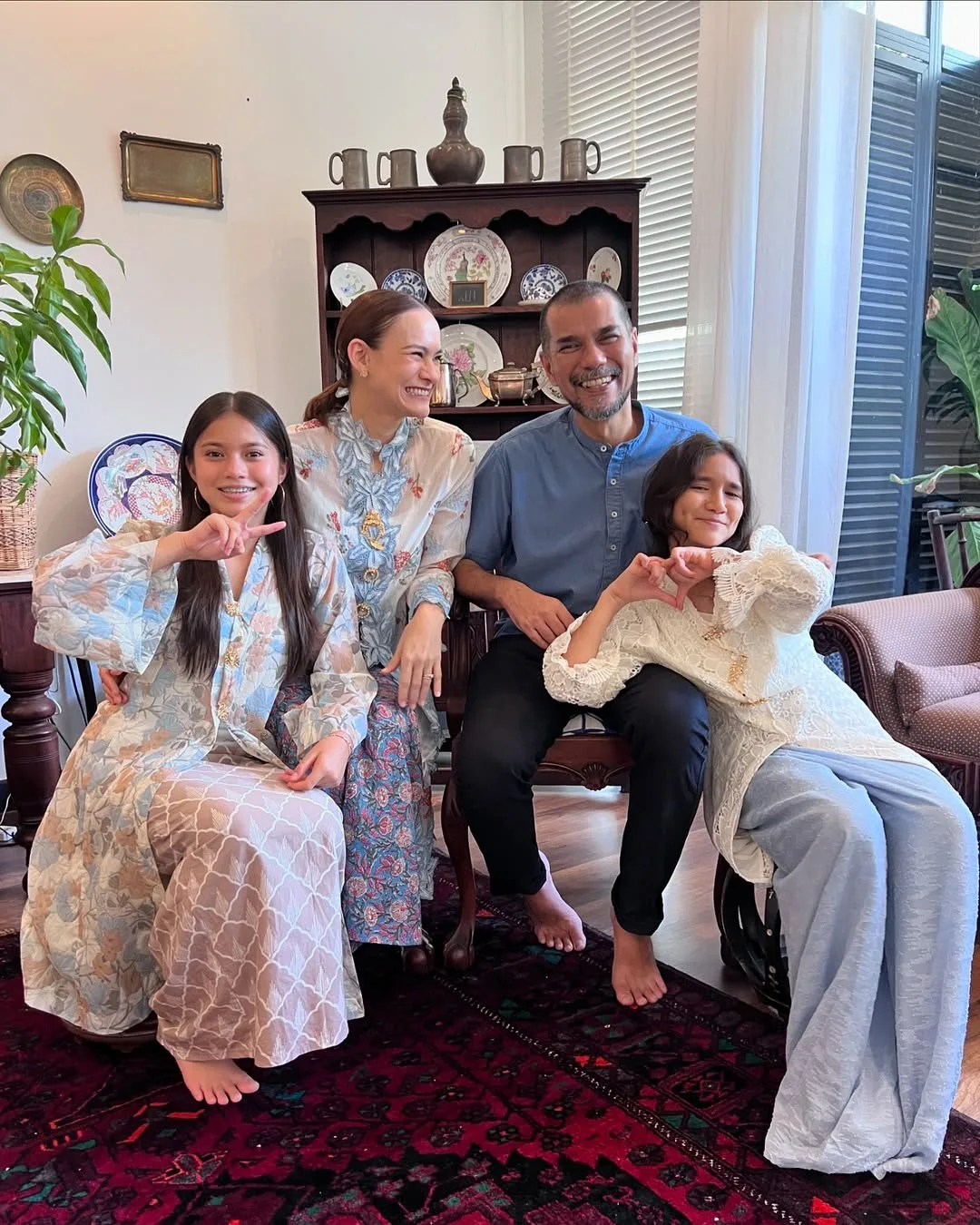 Aktif Usia 44 Tahun, Aishah Sinclair Bahagia Usia Perkahwinan Cecah 19 Tahun & Ibu 2 Anak!