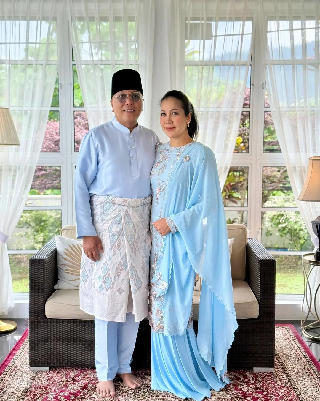 Anak Sulung Cecah Usia 27 Tahun, Datin Arianie Titip Doa Buat Anak & Kejelitaan Isteri Dato’ Hattan Usia 53 Ini Raih Tumpuan! 50 Anak Sulung Cecah Usia 27 Tahun, Datin Arianie Titip Doa Buat Anak & Kejelitaan Isteri Dato’ Hattan Usia 53 Ini Raih Tumpuan!