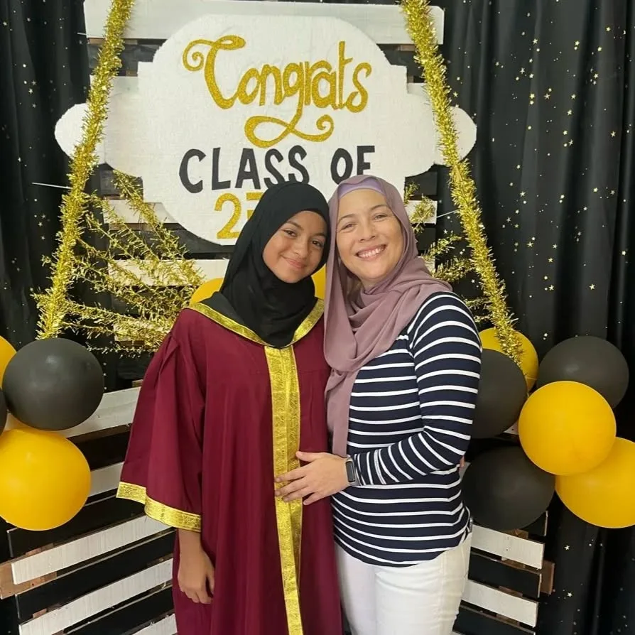 Keturunan Melayu-Inggeris, Sharifah Sofia Anggun Usia 40 & Bahagia Galas Tugas Ibu 2 Anak!