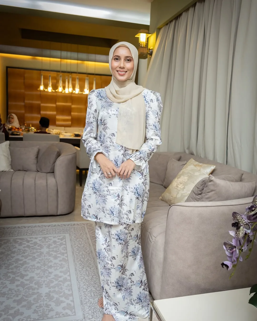 Bertugas Sebagai Pramugari & Anggun Berhijab, Cantik Nelissa Senrose Kakak Sulung Adik-Beradik Senrose!