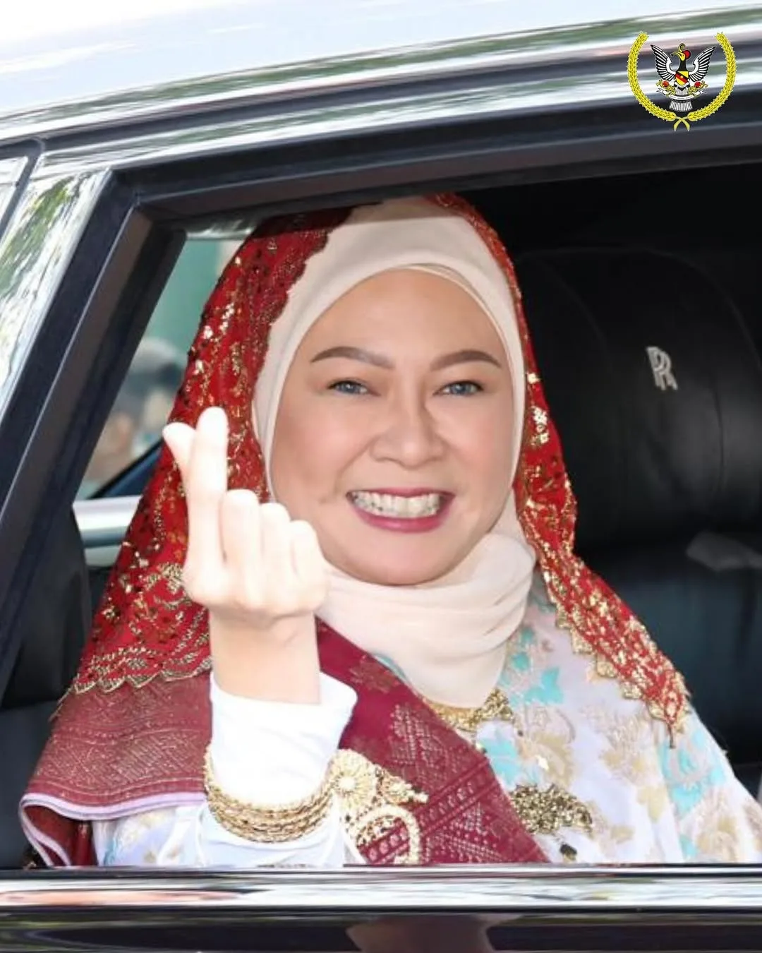 Bekas Pramugari & Pernah Jadi Guru, Keanggunan Isteri TYT Sarawak Toh Puan Datuk Patinggi Fauziah Jadi Bualan!