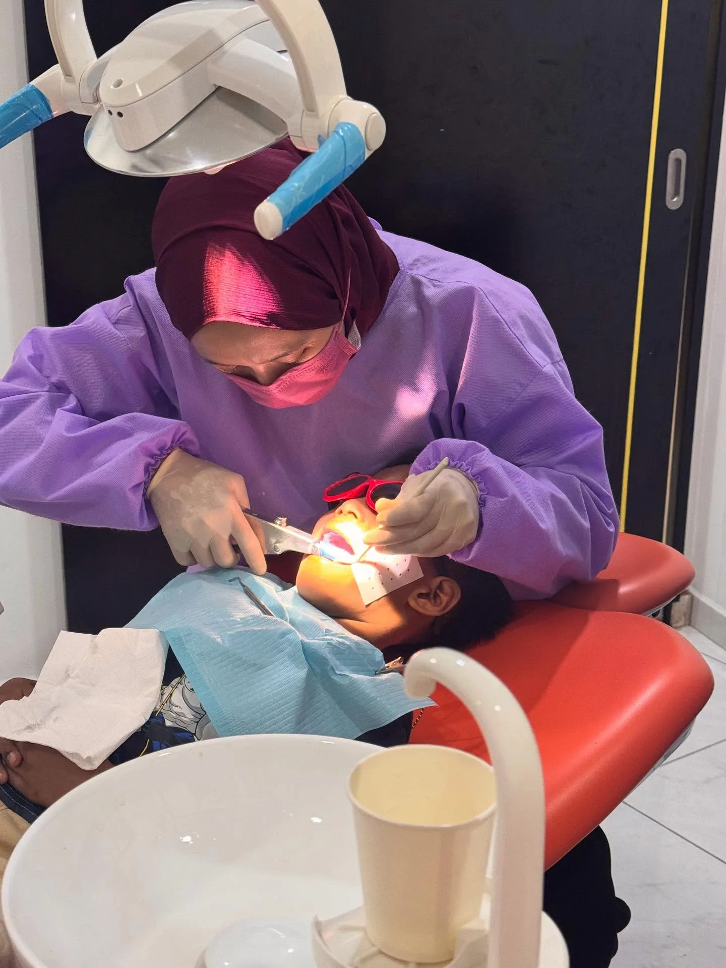 Bergelar Doktor Gigi & Ada Klinik Sendiri, Kejayaan Suri Hati Datuk Dr Akmal Saleh Ini Jadi Inspirasi!