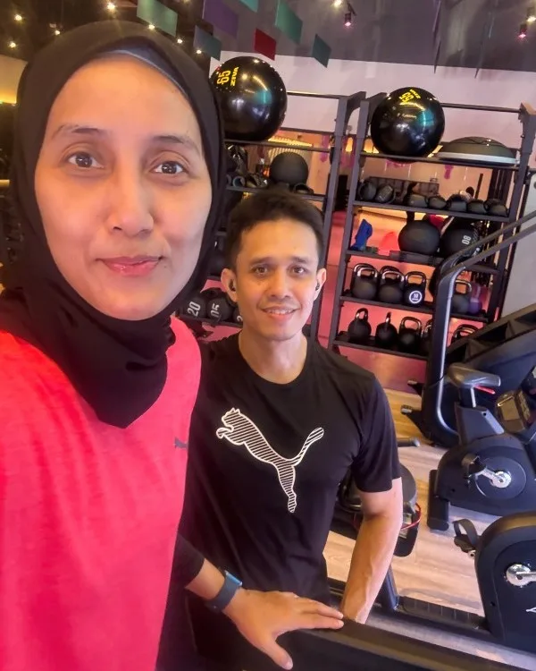 Che Nom Atau Khairul Aming? Dua Pempengaruh Masakan Ini Kesayangan Malaysia & Pernah Bergelar Jurutera 31 Che Nom Atau Khairul Aming? Dua Pempengaruh Masakan Ini Kesayangan Malaysia & Pernah Bergelar Jurutera