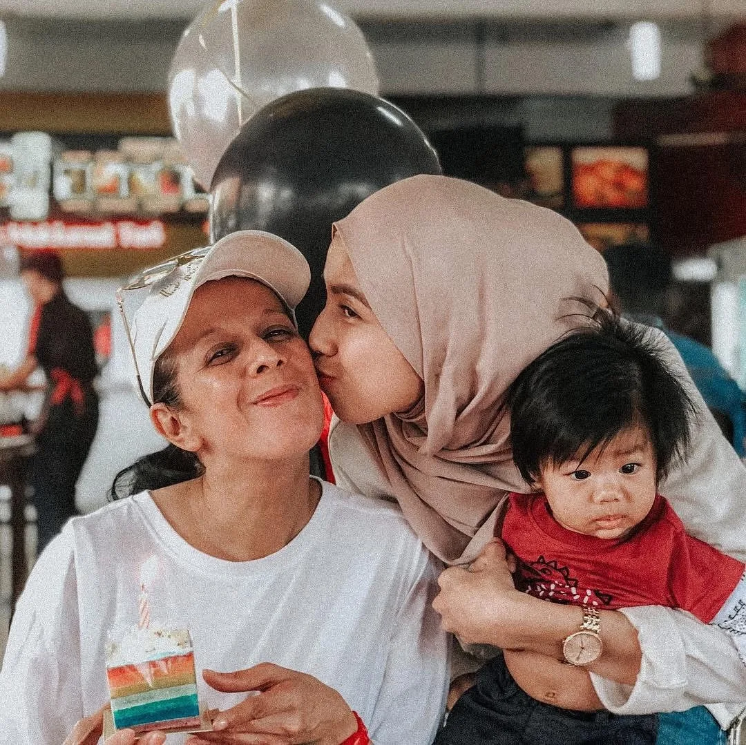 “Happy 52nd Birthday My Mummy,” Kenang Pengorbanan Ibu, Dhaniyah Titip Ucapan Istimewa Buat Didie Alias!