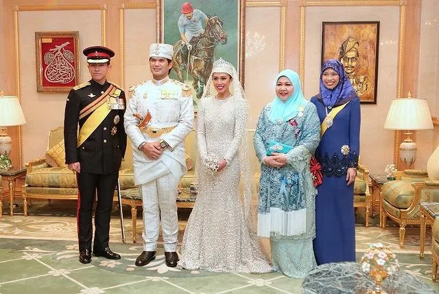 Bekas Isteri Sultan Brunei & Pramugari Brunei Royal Airlines, YM Datin Paduka Seri Dayang Hajah Mariam Anggun Usia 69!