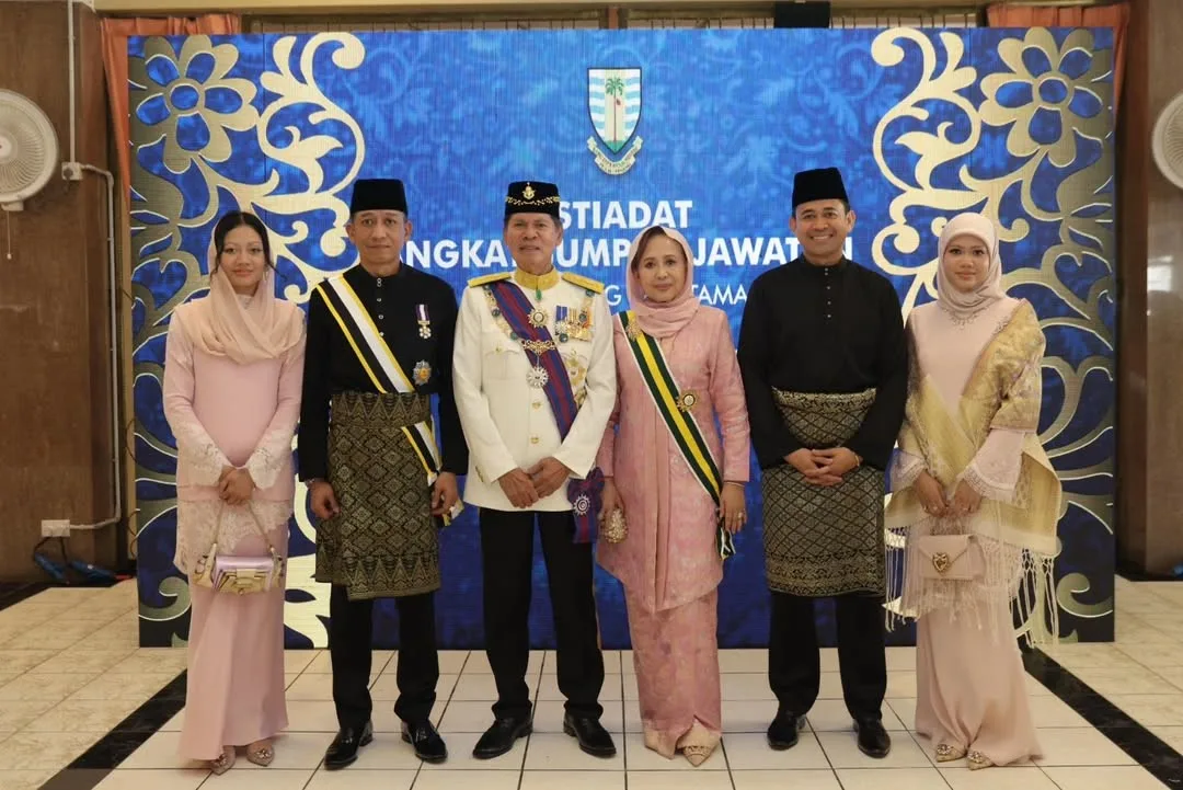 Jelita Usia 77 Tahun & Nenek 7 Cucu, Terpikat Wajah Awet Muda Toh Puan Raja Noora Isteri Yang Di-Pertua Negeri Pulau Pinang!