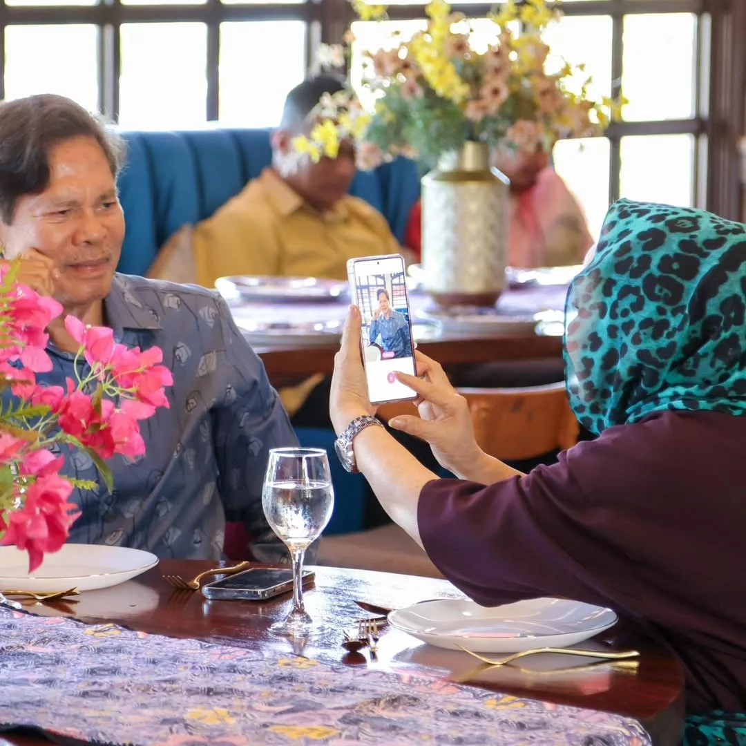 Jelita Usia 77 Tahun & Nenek 7 Cucu, Terpikat Wajah Awet Muda Toh Puan Raja Noora Isteri Yang Di-Pertua Negeri Pulau Pinang!