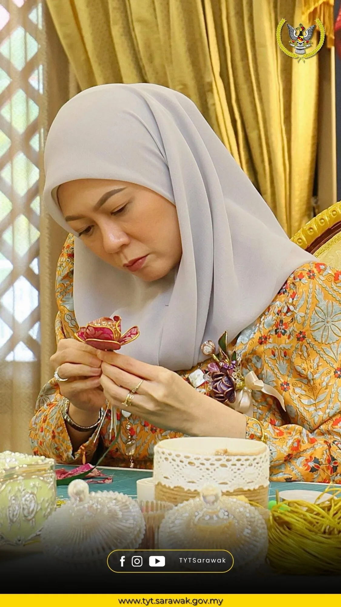 Bekas Pramugari & Pernah Jadi Guru, Keanggunan Isteri TYT Sarawak Toh Puan Datuk Patinggi Fauziah Jadi Bualan!