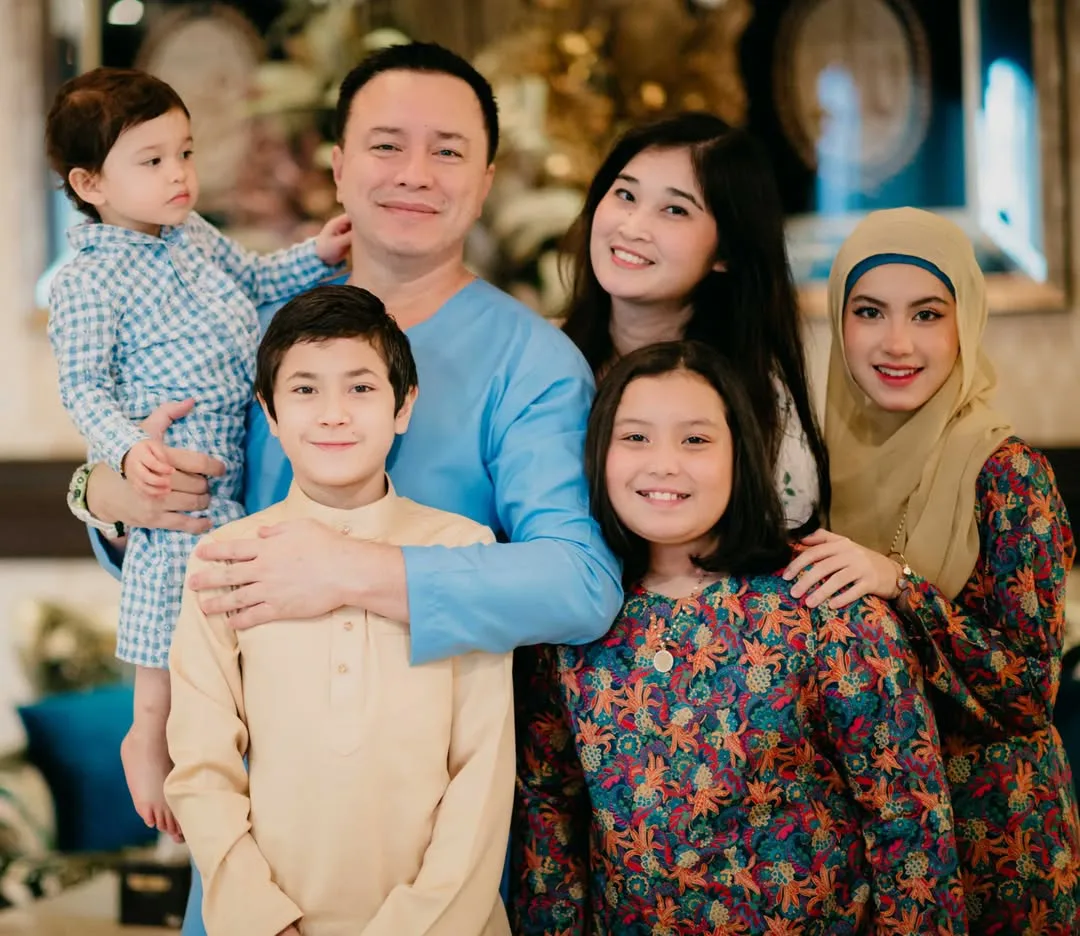 Keturunan Serani & Selesa Tampil Sederhana, Datin Sri Sasha Bahagia Jadi Suri Hati Dato’ Sri Eizlan!