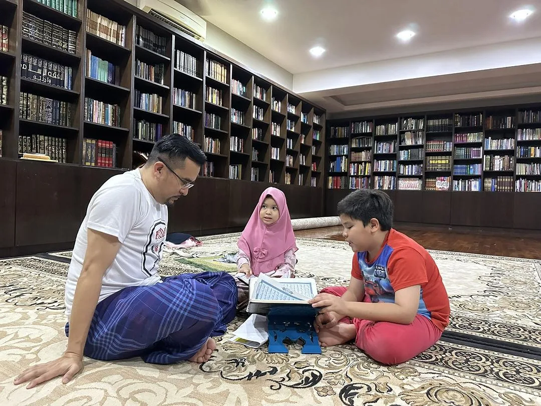 Hebat Prof Datin Dr Irwani, Isteri Dato’ Dr Asyraf Ini Terpelajar, Ibu 6 Anak & Lancar Buku Kewangan Islam!