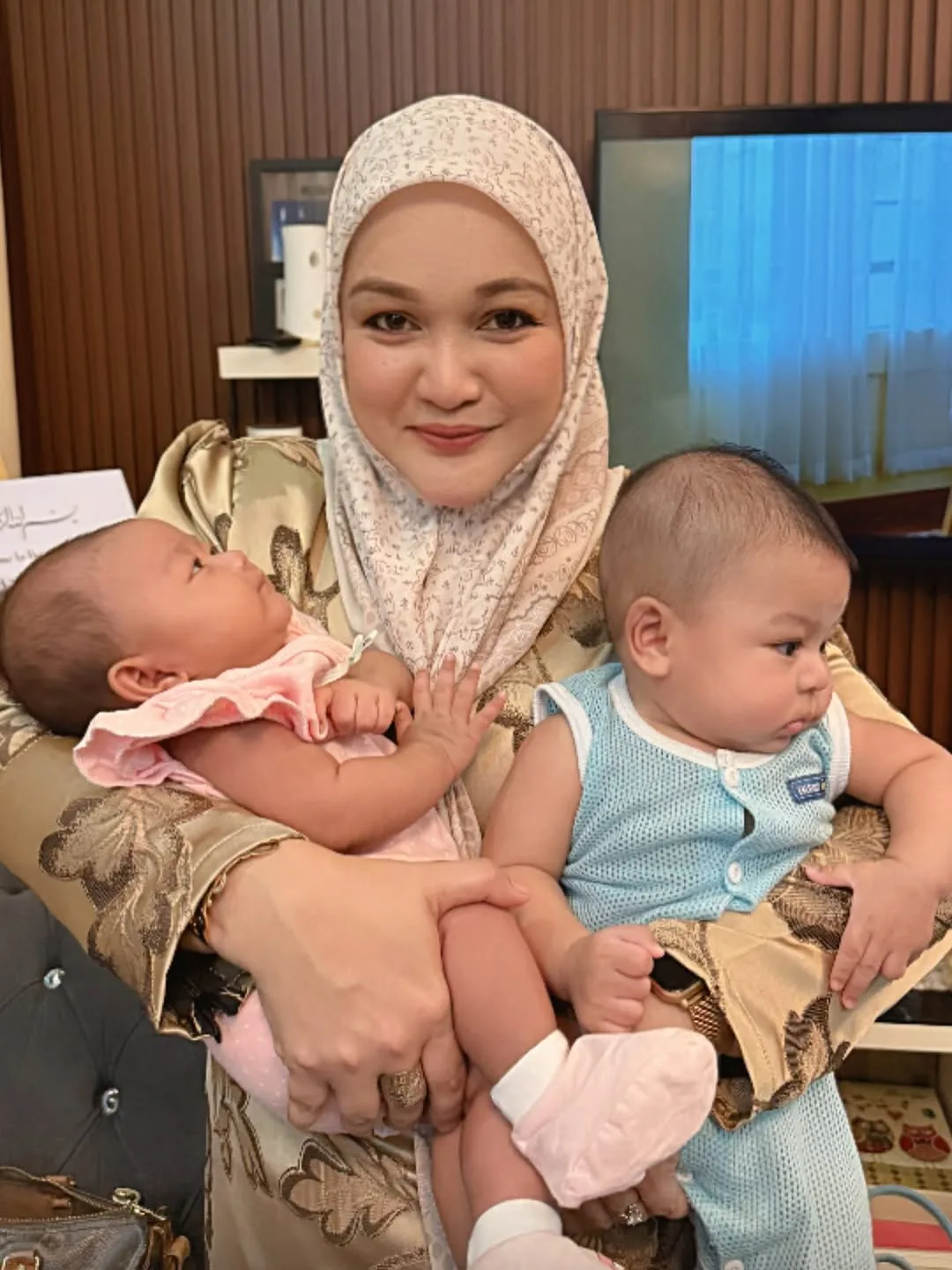 Masih Aktif Nyanyi & Dah Ada 2 Cucu, Ismaliza Kakak Tomok Ini Tampil Jelita Usia 46 Tahun!