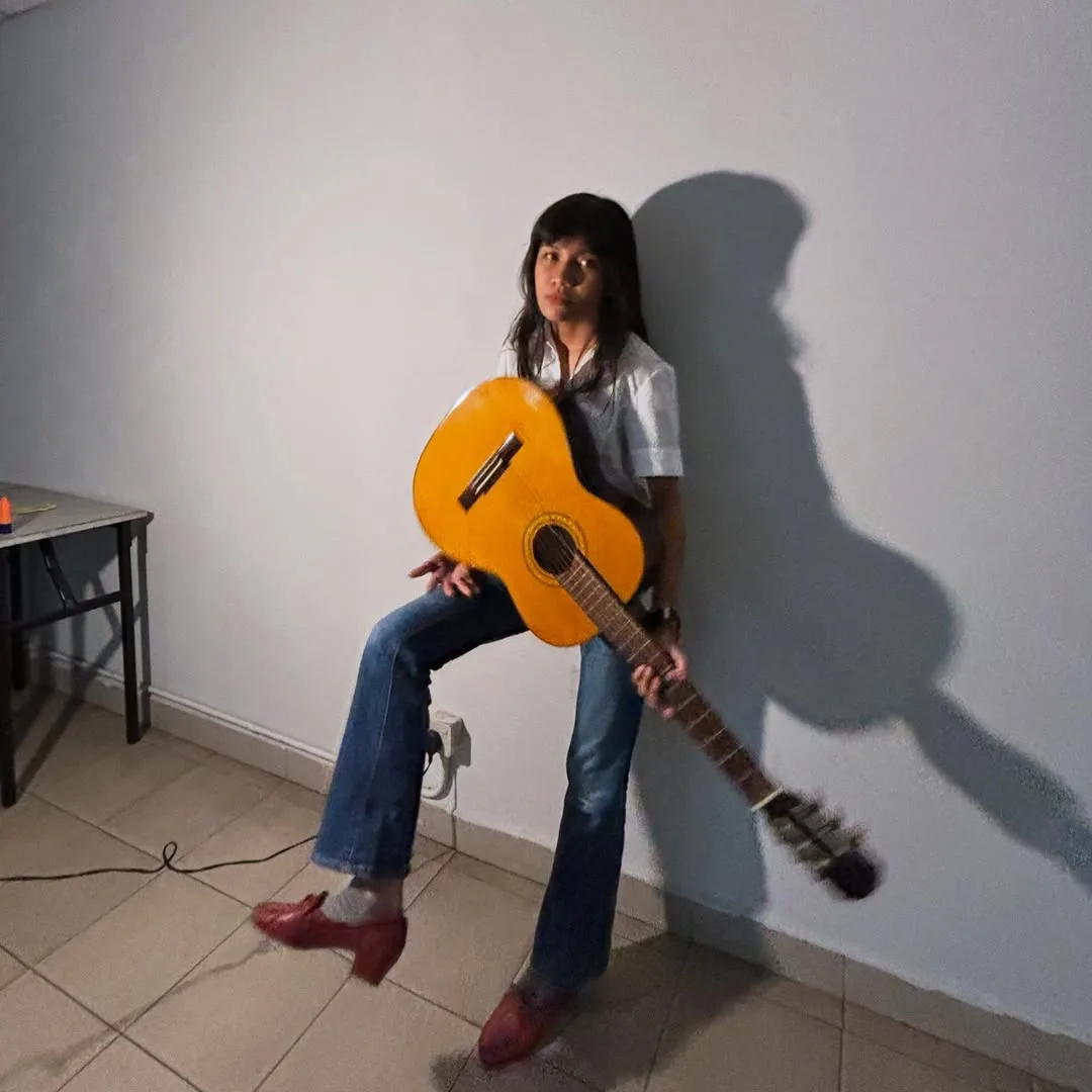 Cicit P. Ramlee, Ghazia Gurnawan Cecah 22 Tahun & Mahir Petik Gitar, Mahu Sambung Ijazah!