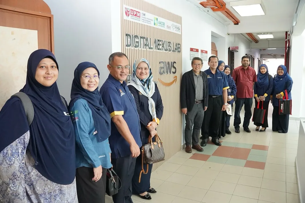 Anak Tanah Merah, Kelantan Dilantik Akauntan Negara, Zainani Jusoh Urus Wang Amanah Rakyat