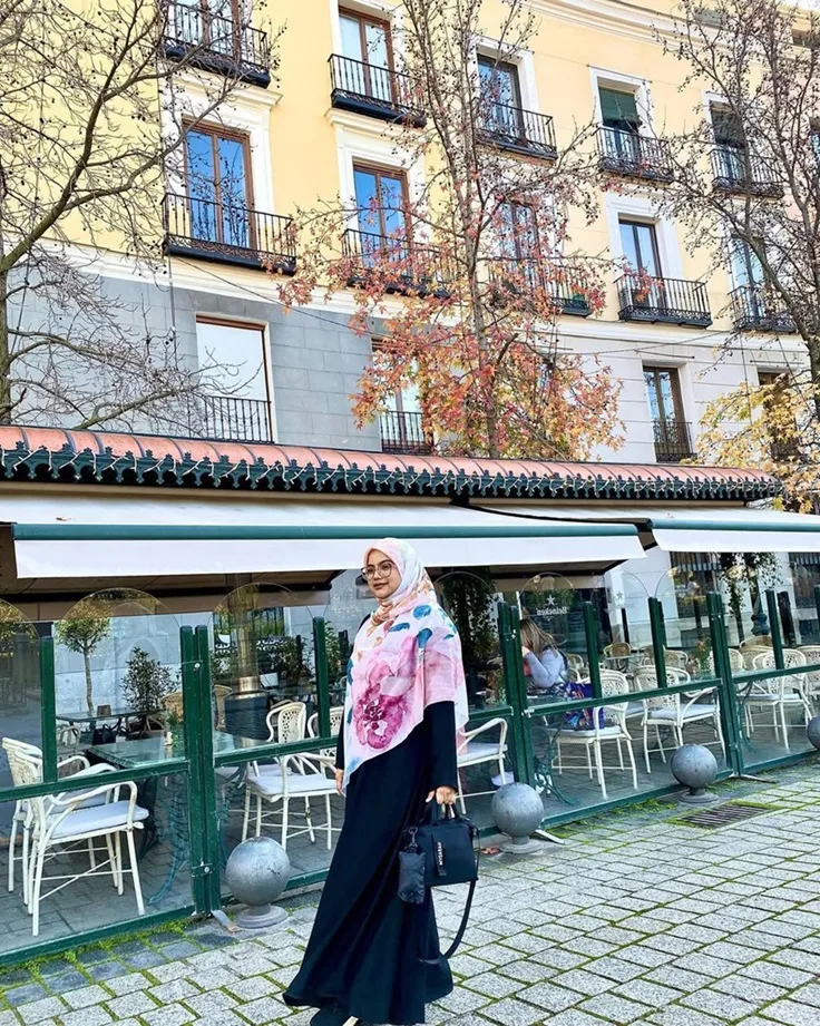 Anak Jati Sarawak Dayang Nur’ Maisarah Lakar Sejarah, Dinobat Tokoh Belia Harapan Maulidur Rasul 2025