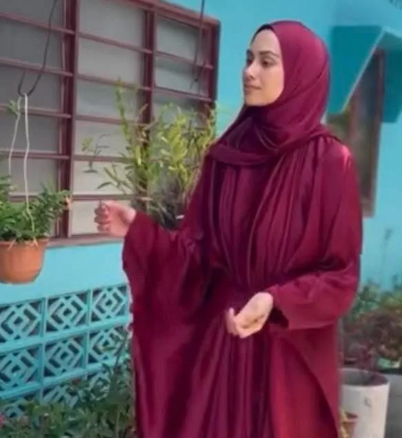 “Hidup Ini Bukan Tentang Mengejar Dunia Tapi Tentang Damai” Genap 43 Tahun NATASHA HUDSON Pilih Bersederhana