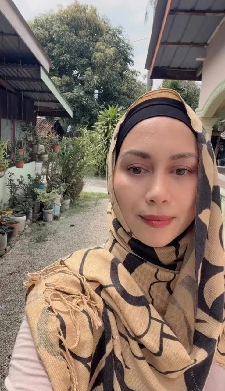 “Hidup Ini Bukan Tentang Mengejar Dunia Tapi Tentang Damai” Genap 43 Tahun NATASHA HUDSON Pilih Bersederhana