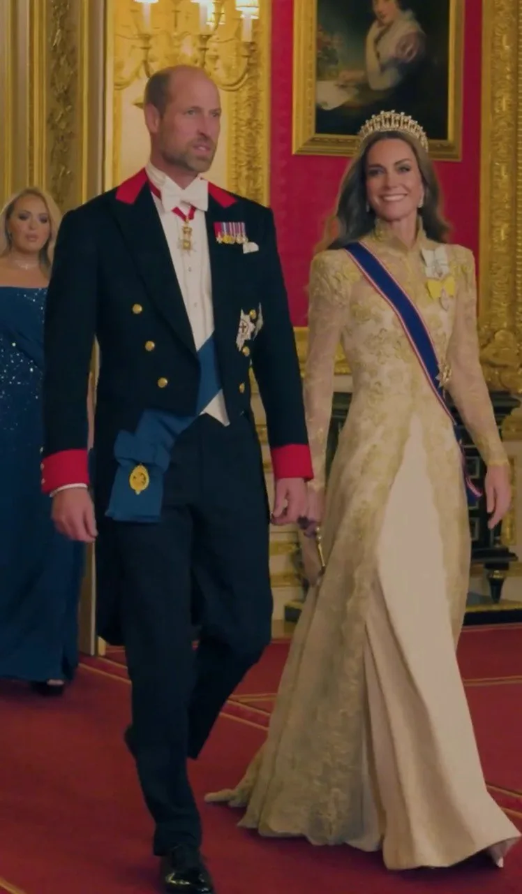 Mahkota Mutiara Kesayangan Puteri Diana Serlah Kecantikan Kate Middleton, Gaun Renda Pelengkap Gaya