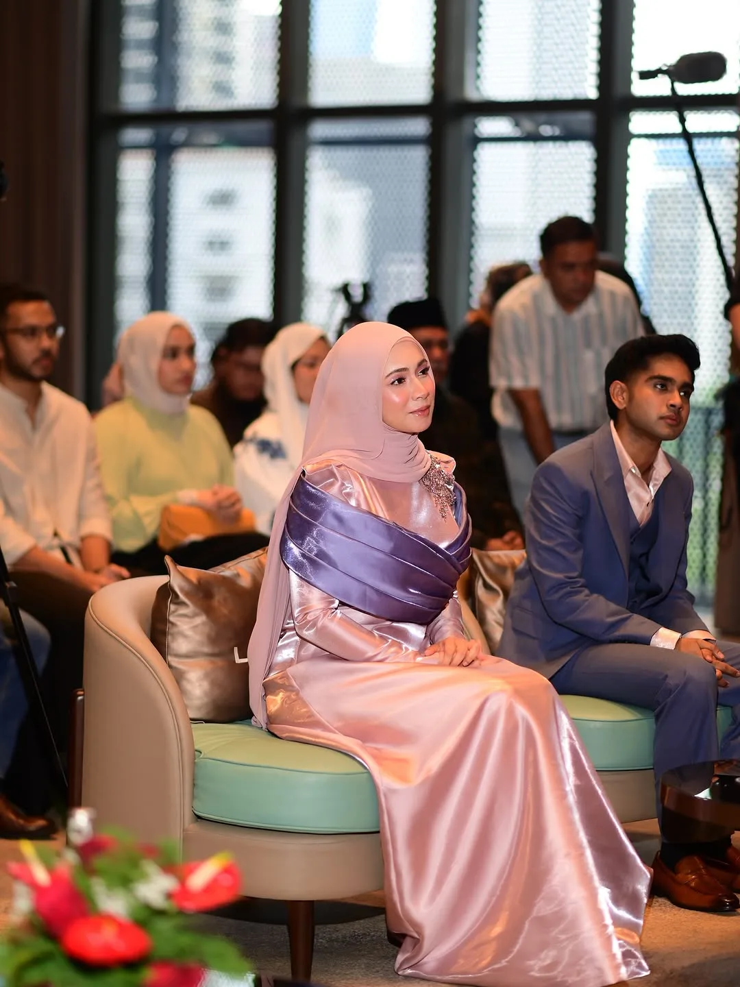 Lebih Sedekad Bergelar Anak Seni, Karier Amira Othman Terus Mekar Di Persada Seni