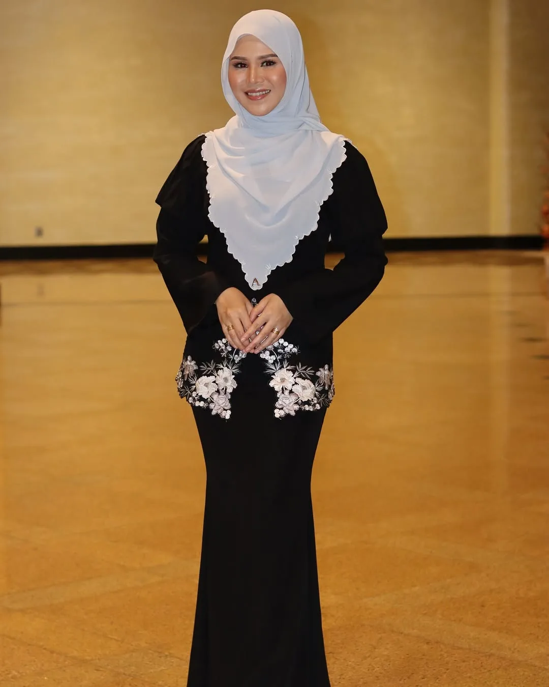 Bahagia 17 Tahun Kahwin, Selain Ligat Bisnes Khai Rosma Ada Badan Amal Sendiri Bantu Orang Memerlukan!