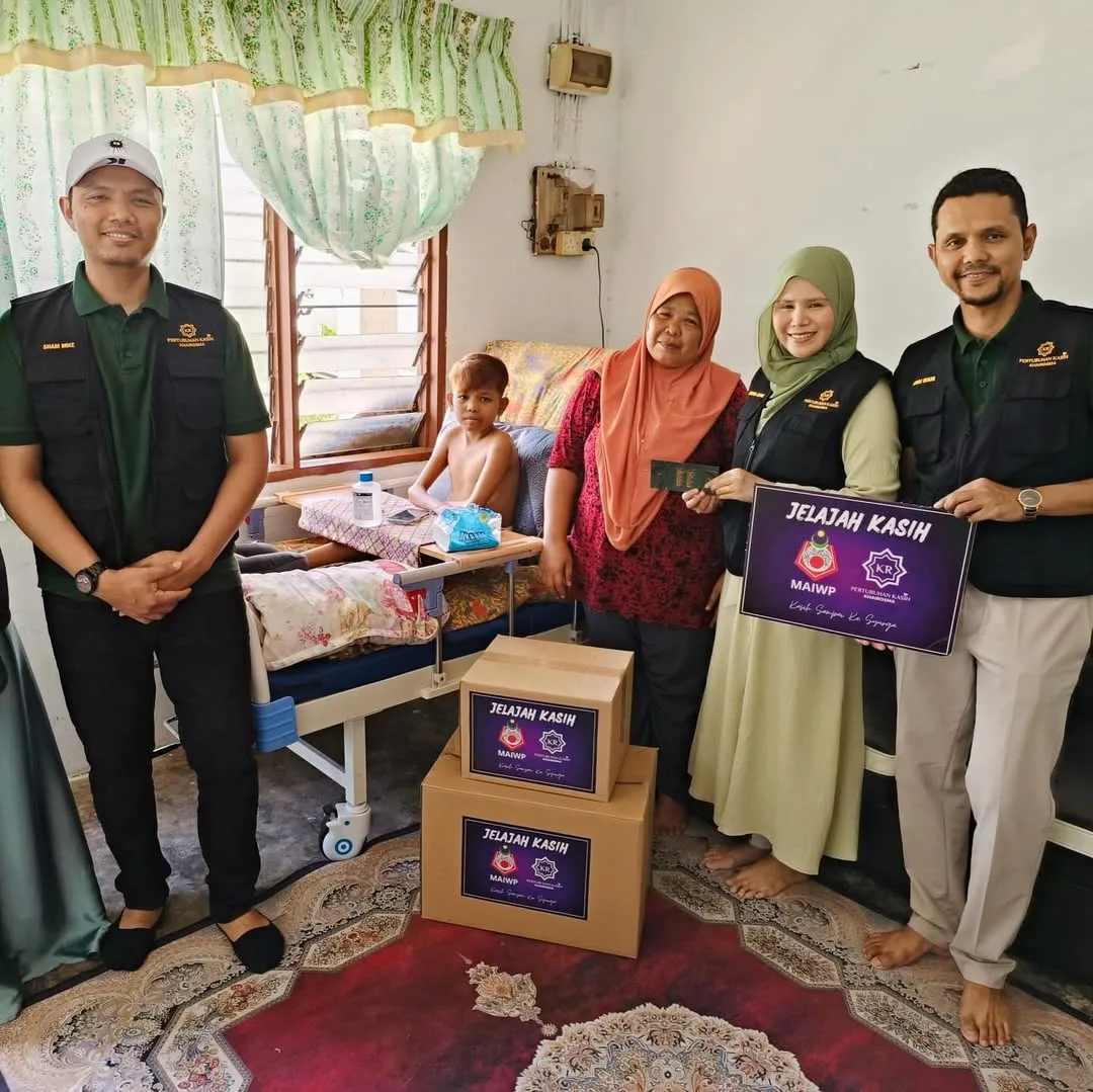 Bahagia 17 Tahun Kahwin, Selain Ligat Bisnes Khai Rosma Ada Badan Amal Sendiri Bantu Orang Memerlukan!