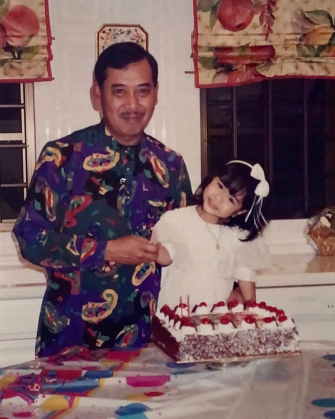 Warisi Kejelitaan Ibu! Datuk Ziela Jalil Titip Doa Buat Puteri Solehahnya, Dr Julia Megat Junid Cecah Usia 32!