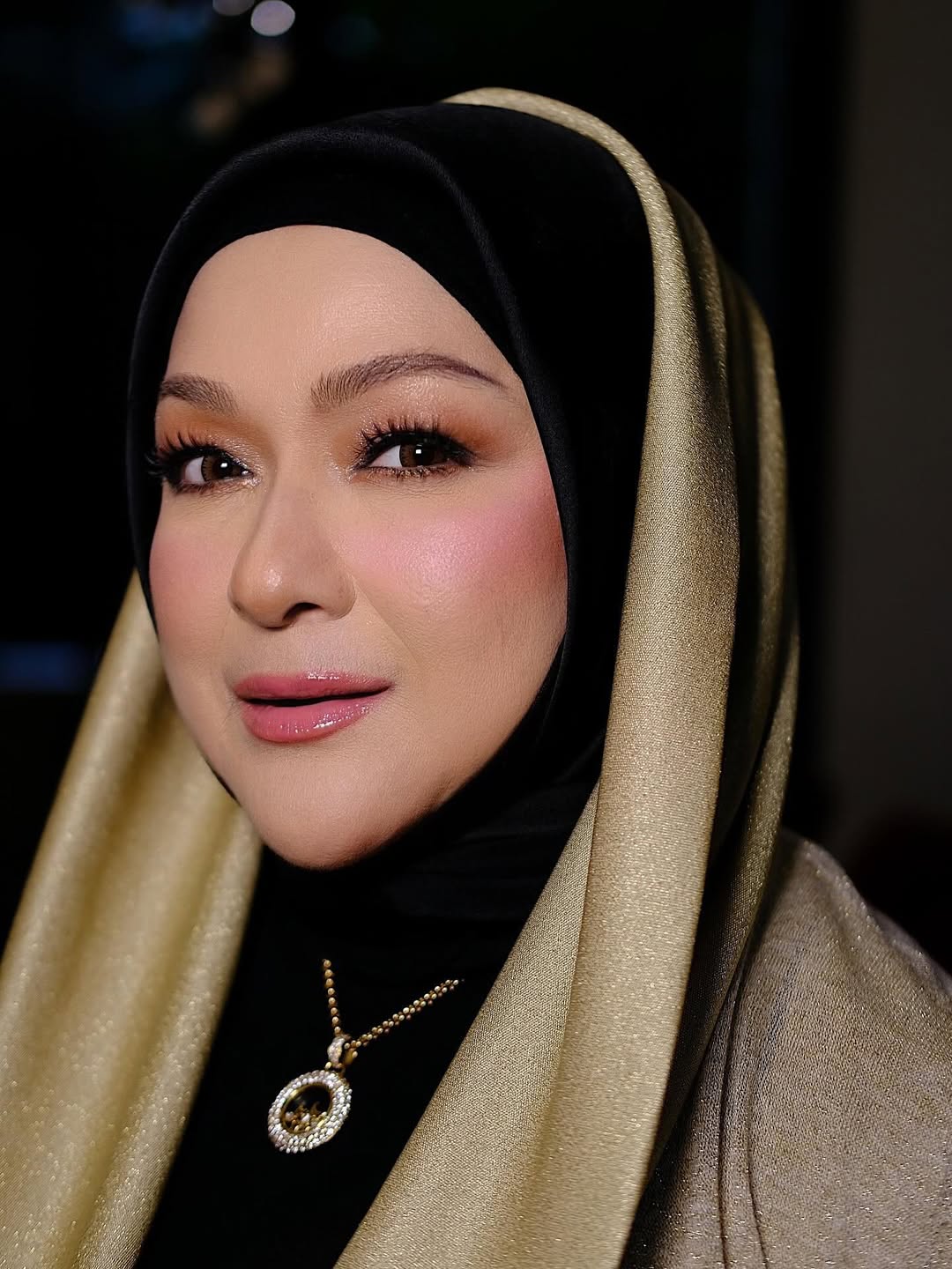 Warisi Kejelitaan Ibu! Datuk Ziela Jalil Titip Doa Buat Puteri Solehahnya, Dr Julia Megat Junid Cecah Usia 32!