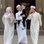 Rasulullah ﷺ mengajar agar kita memperlakukan keluarga dengan kebaikan, kerana ia mencerminkan a