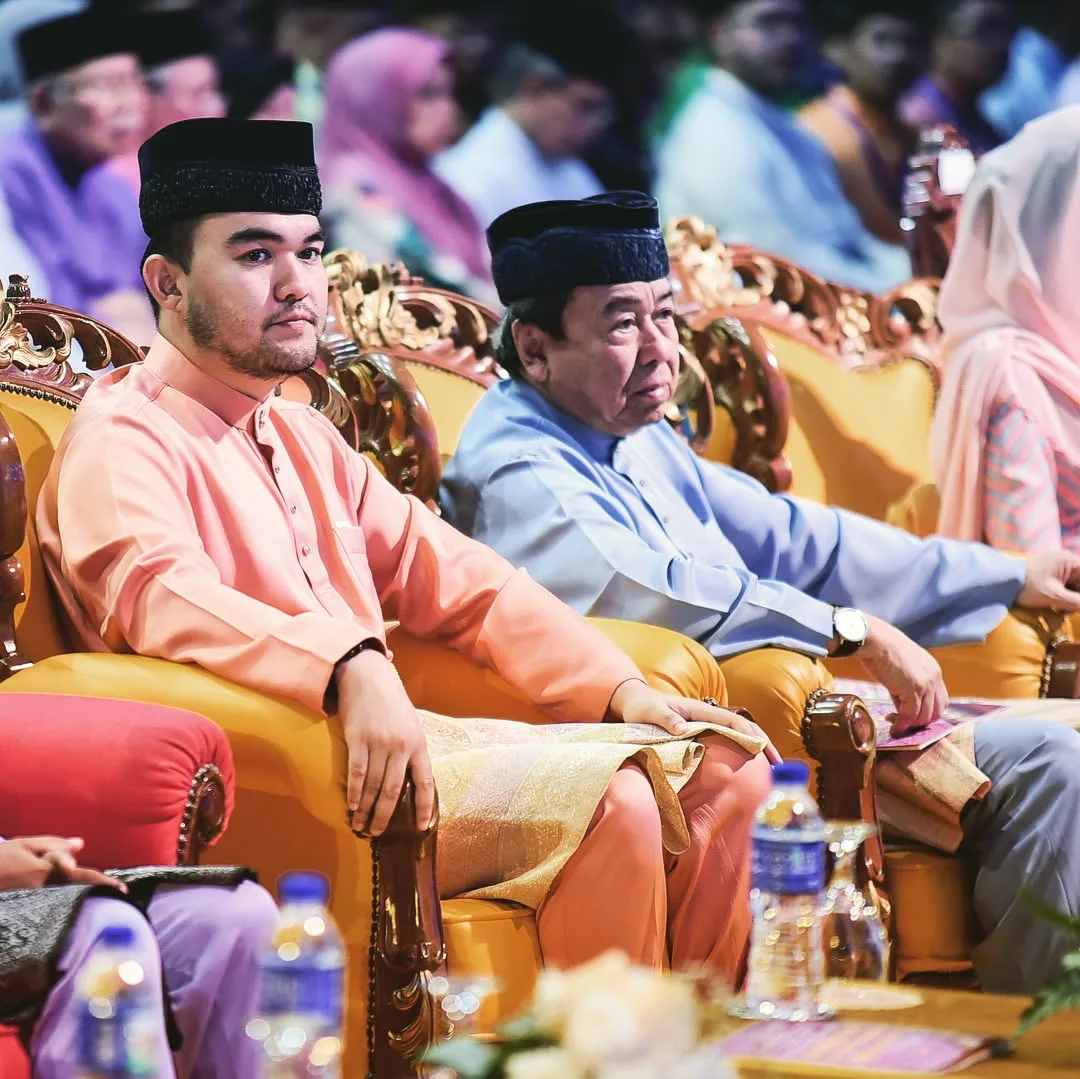 Bijak & Berwajah Klasik, Titipan Raja Muda Selangor Buat Bakal Isteri Jadi Perhatian! “Sayang, Semoga Masa Depan Kita Sentiasa Indah.” 35 Bijak & Berwajah Klasik, Titipan Raja Muda Selangor Buat Bakal Isteri Jadi Perhatian! “Sayang, Semoga Masa Depan Kita Sentiasa Indah.”