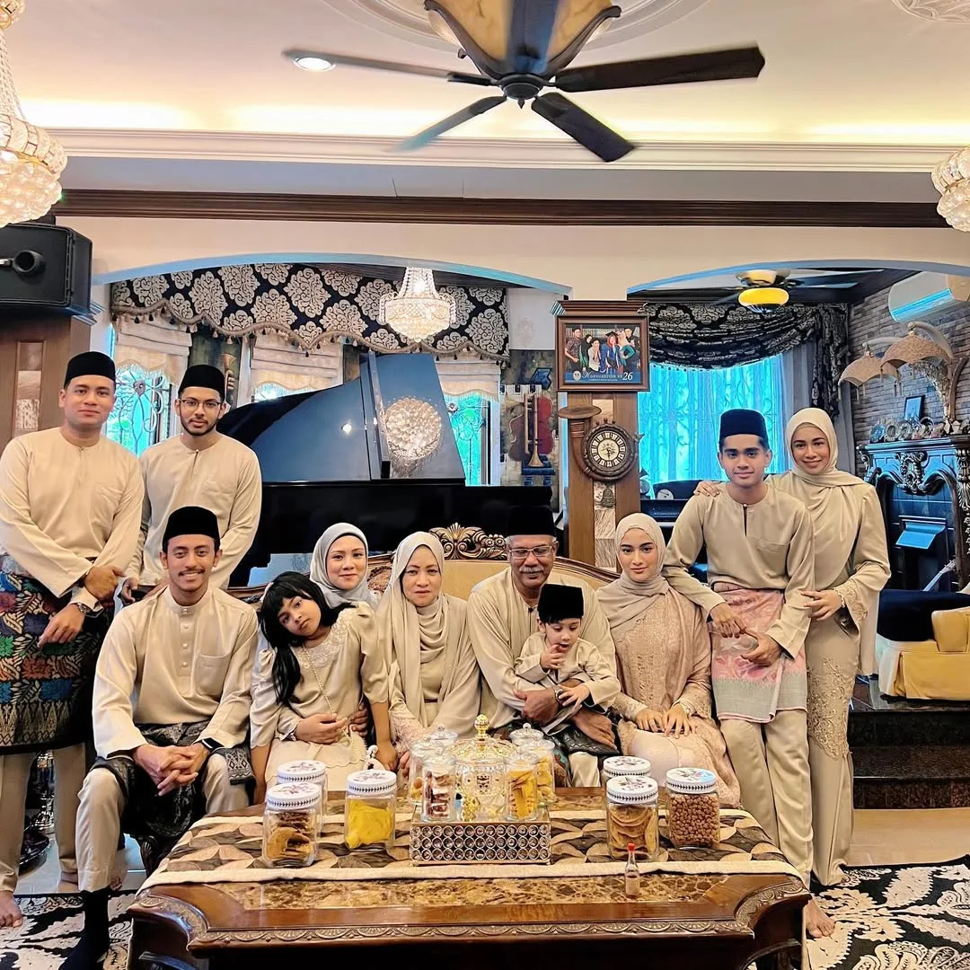 Berasal Dari Keluarga Baik-Baik & Jaga Batas Pergaulan, Amira Othman Temui Jodoh Yang Dinanti Usia 31 Tahun!