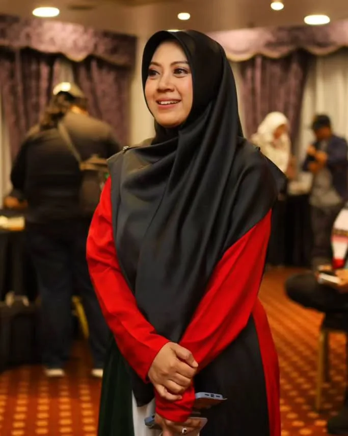 Diuji Ibu ‘Pergi’ Sekelip Mata & Sambung Legasi Arwah Ibu Usia 32, Fazilah Omar Cekal Galas Tugas CEO & Jadi PA Suami!