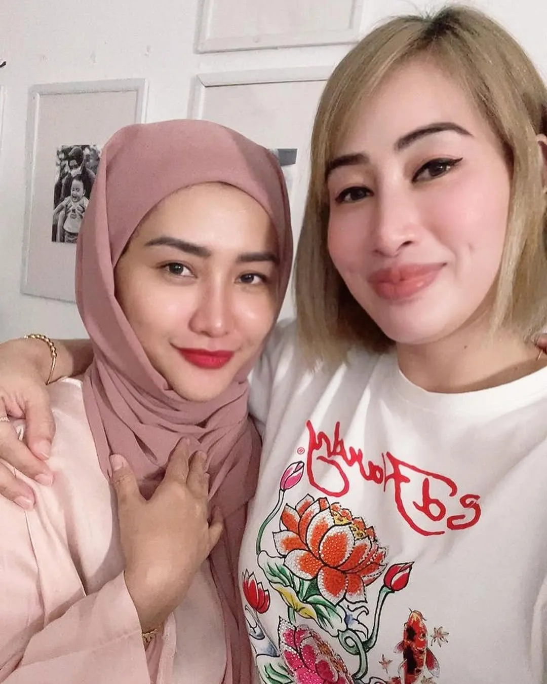 Tenang Tengok Penampilan Sopan Penyanyi Ini, Wajah Terkini Dayang Erema Berniaga Abaya & Ada Anak Bijak!