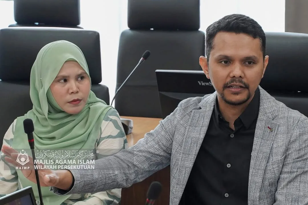 Bahagia 17 Tahun Kahwin, Selain Ligat Bisnes Khai Rosma Ada Badan Amal Sendiri Bantu Orang Memerlukan!